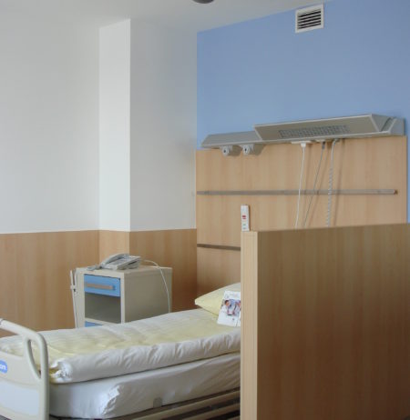 A hospital bed with an online patient monitoring network