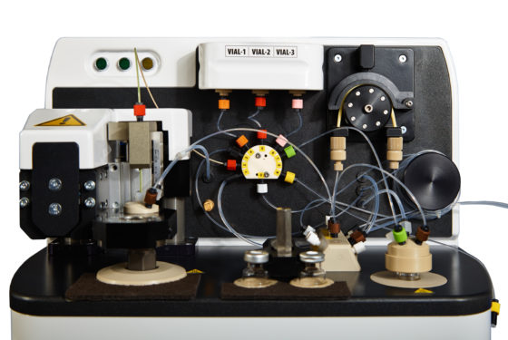 A device for processing 177Lu prepared by neutron activation