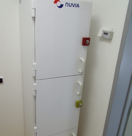 A shielded cabinet for radioactive materials