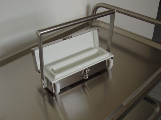 A lead syringe shielding case